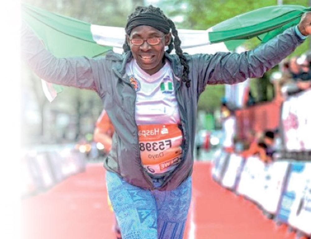 Η μοναδική ιστορία της Adedayo Akinbode που στα 47 της χρόνια το τρέξιμο της άλλαξε τη ζωή runbeat.gr 